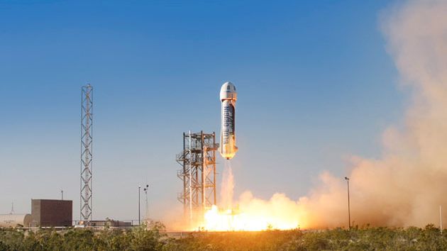 Foguete de empresa espacial do CEO da Amazon realiza teste bem-sucedido