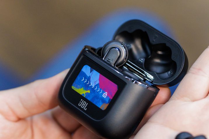 JBL Tour Pro 2 fones