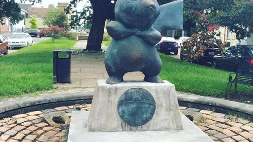 Estátua de Pikachu aparece misteriosamente em parque dos Estados Unidos