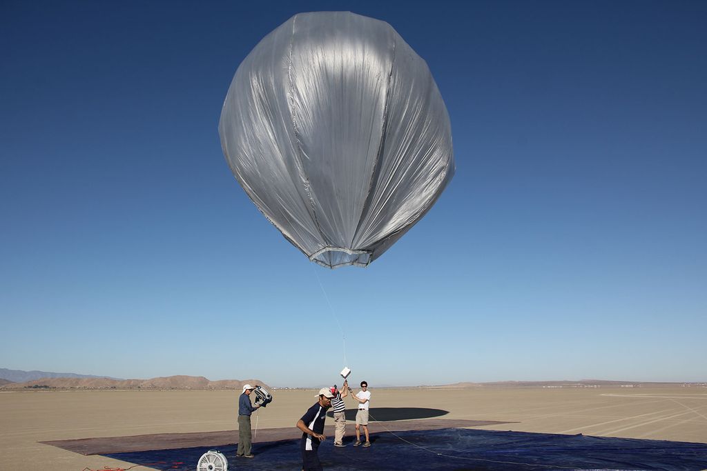 Engenheiros da NASA testam balão capaz de medir terremotos no ar, e a ideia é que um balão do tipo possa medir os "venusquakes", equivalentes a terremotos que acontecem em Vênus, a partir da atmosfera superior do planeta (Foto: NASA/JPL-Caltech)