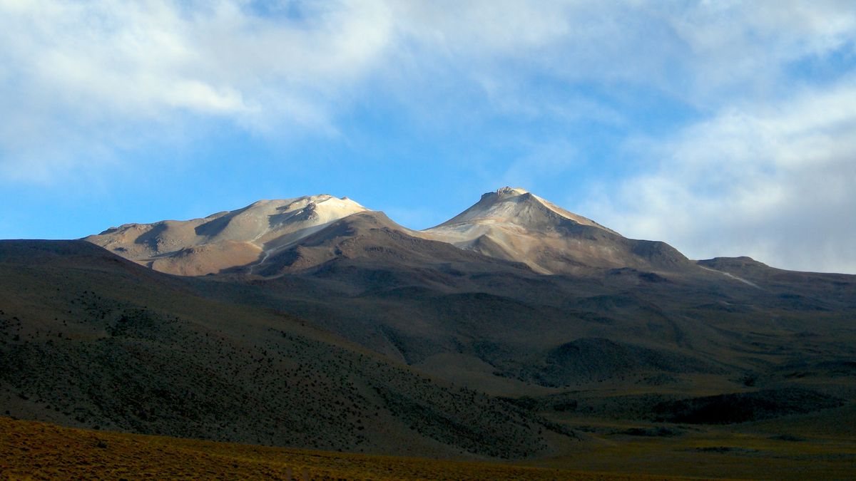 Mistério de vulcão boliviano é resolvido e cientistas descobrem o que há embaixo