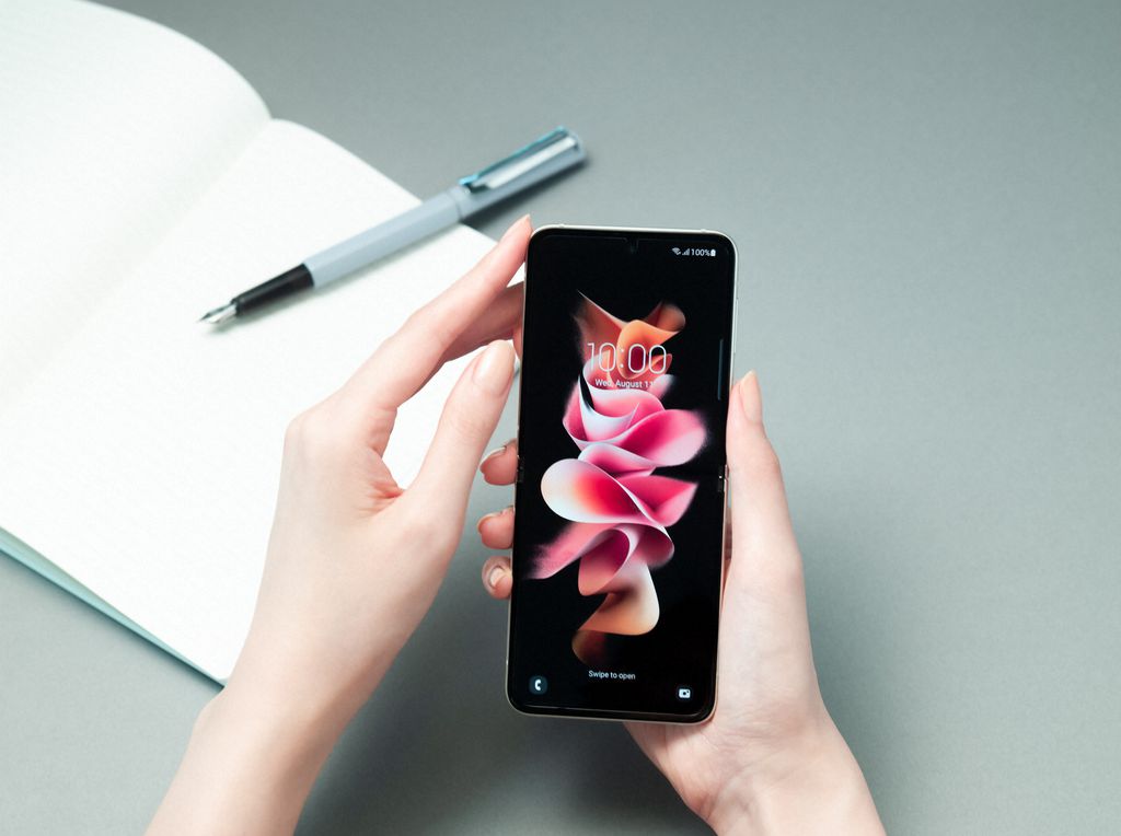 Equipado com Snapdragon 888, o Galaxy Z Flip 3 traz agora tela dobrável de 120 Hz (Imagem: Divulgação/Samsung)