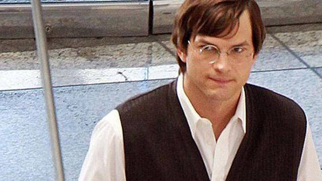 Ashton Kutcher é flagrado com visual envelhecido nos bastidores do filme Jobs