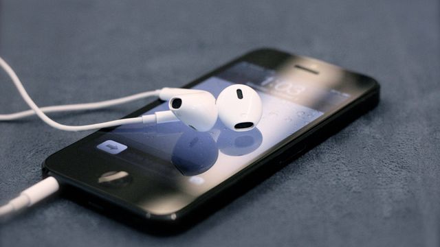 11 dicas e truques de uso dos EarPods, os fones do iPhone, que você não sabia