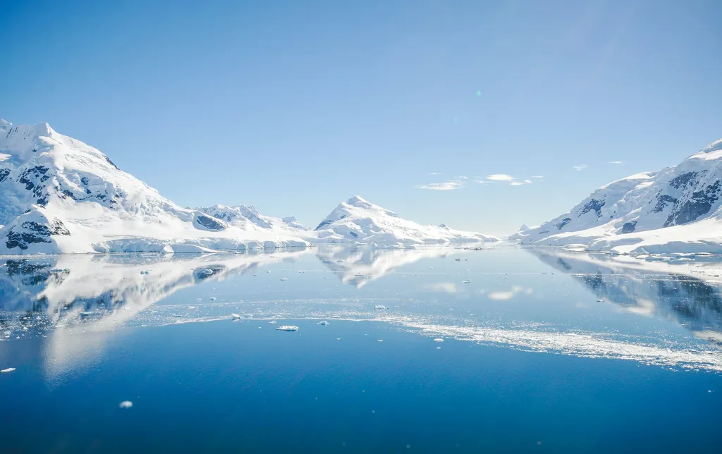 As mudanças na circulação de água no Oceano Antártico podem afetar a estabilidade do manto de gelo (Imagem: Reprodução/henrique setim/Unsplash)