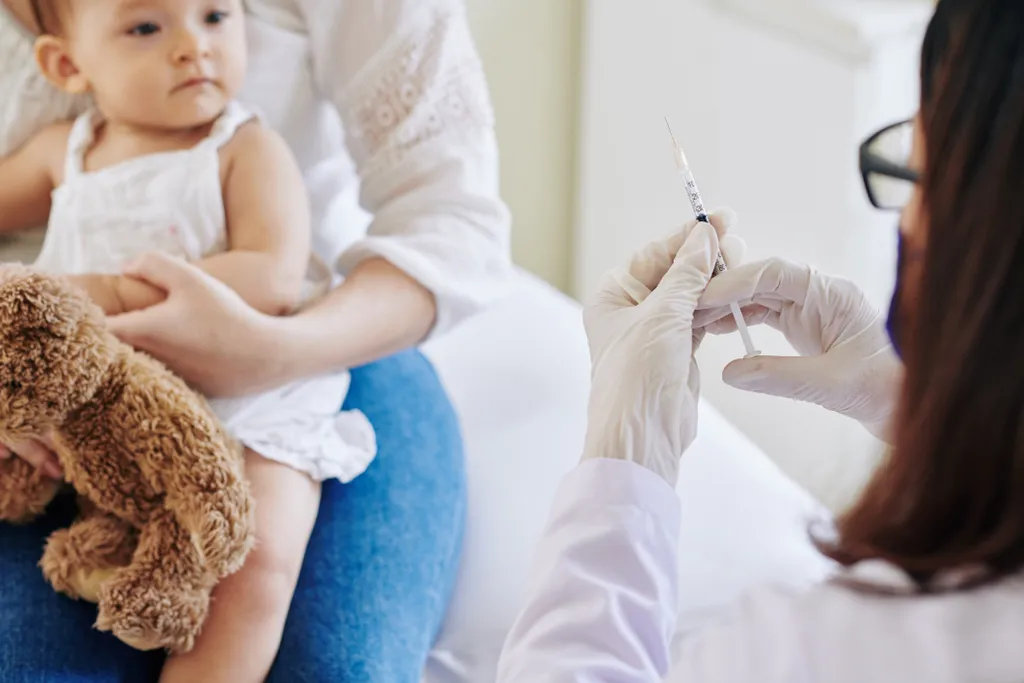 Ministério da Saúde autoriza vacina da covid para crianças com mais de 6 meses com comorbidades (Imagem: DragonImages/Envato)
