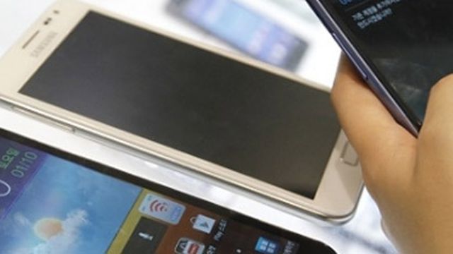 Apple quer proibir a venda de 8 modelos de smartphones Samsung