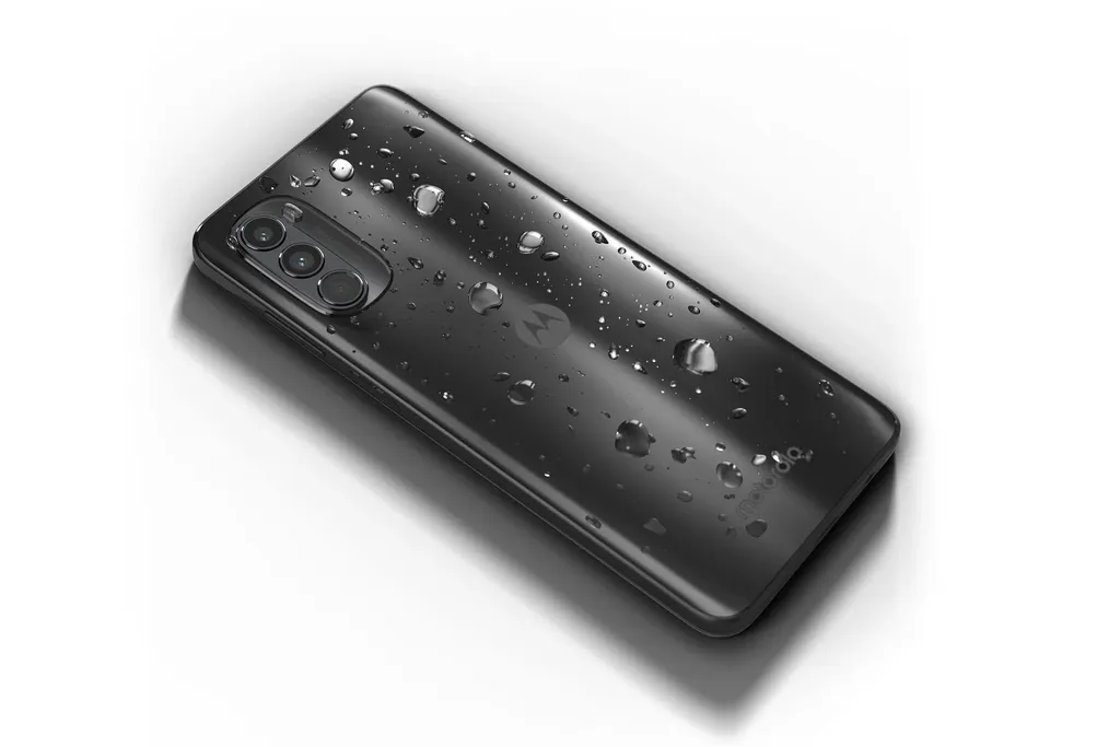 Com visual que lembra a linha Edge, o Motorola Moto G52 traz Snapdragon 680, tela OLED de 90 Hz e bateria de 5.000 mAh com recarga de 30 W (Imagem: Divulgação/Motorola)