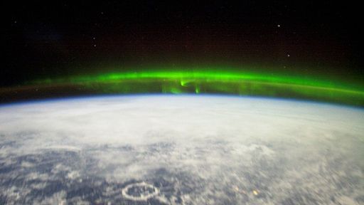 Maior parte da energia do vento solar vai para o norte da Terra; entenda