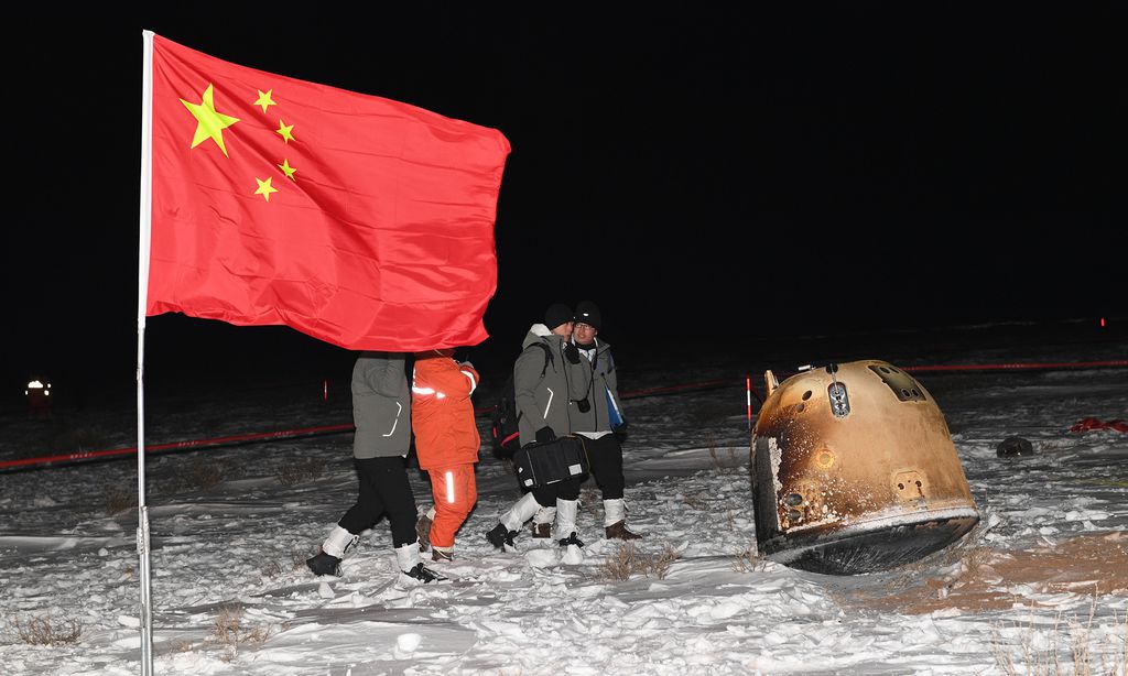 A cápsula com as amostras, recuperada no interior da Mongólia (Imagem: Reprodução/Our Space/ Wang Jiangbo)