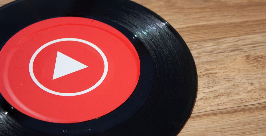 O YouTube Music permite aos usuários navegar através de vídeos de música no YouTube, com base em gêneros, listas de reprodução e recomendações