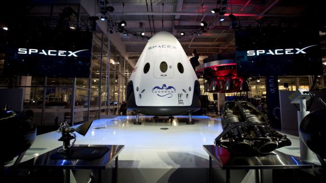 SpaceX adia para 2018  lançamento de nave que levará humanos ao espaço