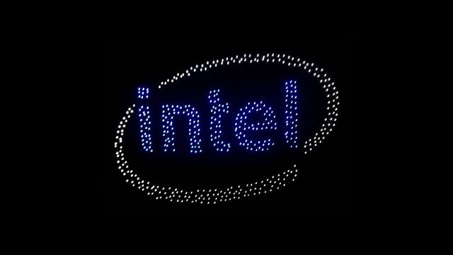 Intel lança 2.018 drones nos céus em show de luz para comemorar seus 50 anos