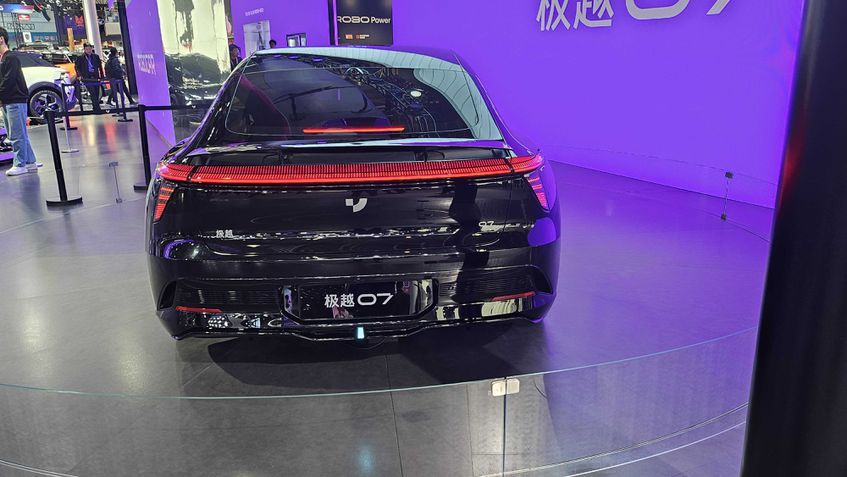 Jiyue Jiye 07 (Robocar)