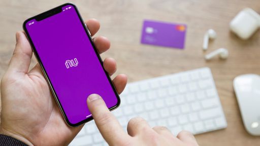 Vale a pena assinar o Nubank Rewards? Conheça prós e contras