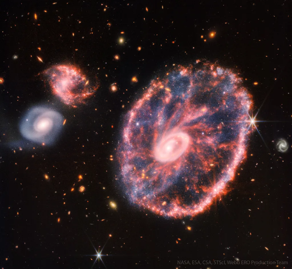 A Galáxia da Roda de Carro fica em direção à constelação Sculptor, o Escultor (Imagem: Reprodução/NASA, ESA, CSA, STScI, Webb ERO Production Team)