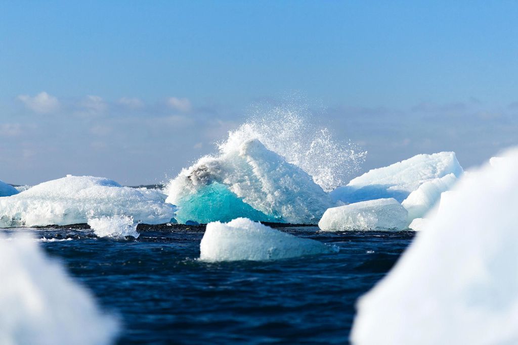 O derretimento do gelo na Antártida pode aumentar o nível do mar e acelerar o aquecimento global (Imagem: Pixnio/Domínio Público)