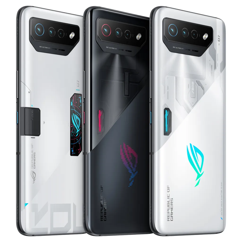 A linha ASUS ROG Phone 7 chega apenas em dois modelos neste ano, o tradicional e o Ultimate, com um visual levemente refinado nas cores preto e branco (Imagem: Divulgação/ASUS)