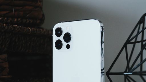 iPhone só terá zoom similar ao Galaxy S21 Ultra em 2023, aposta analista