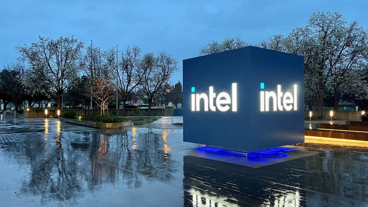 In crisis, Intel plummets and is now worth as much as OpenAI - FreeGameGuide