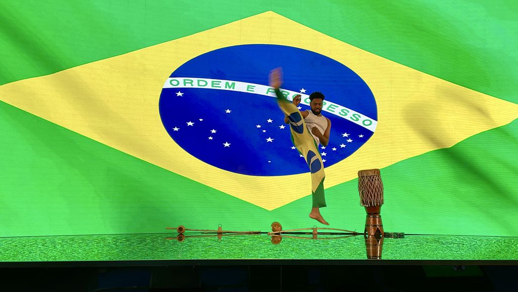 Além de stand com startups brasileira, ENS teve apresentação de capoeira (Imagem: Bruno De Blasi/Canaltech)