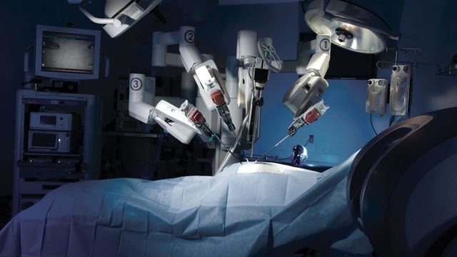 Robôs cirurgiões iniciam guerra de mercado