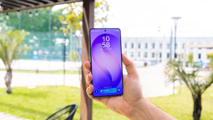 One UI 8.5 vai reiniciar celulares sem uso por dias para proteger dados