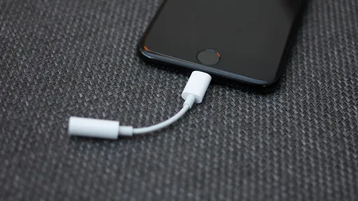 Apple confirma problema com os fones de ouvido Lightning no iPhone 7