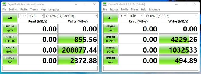 O mesmo SSD apresenta resultados diferentes entre a partição do Windows (esquerda) e a secundária (direita) (Imagem: PleasedPen25317/Reddit)