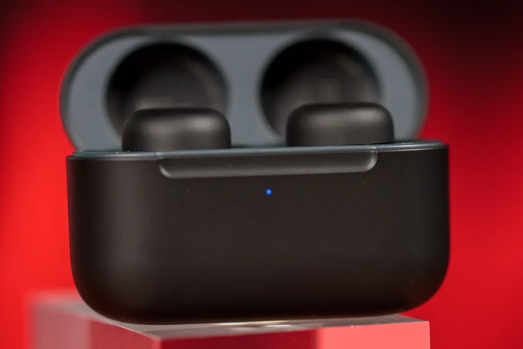 Echo Buds compete com dispositivos premium da Apple, Samsung e JBL (Imagem: Ivo Meneghel Jr/Canaltech)