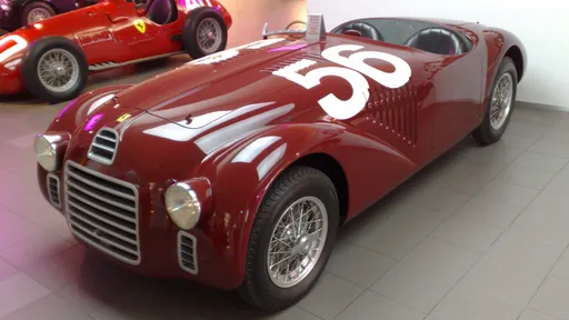 75 anos de Ferrari | Conheça o primeiro carro da lendária montadora italiana