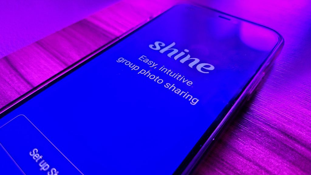Former Yahoo CEO Launches Shine, a Photo-Sharing App Revolutionizing Social Media Interaction
