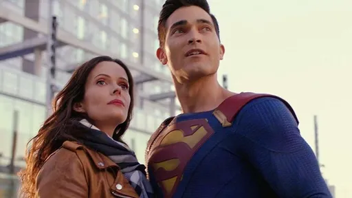 Ex-roteirista alega ambiente sexista na criação de Superman & Lois