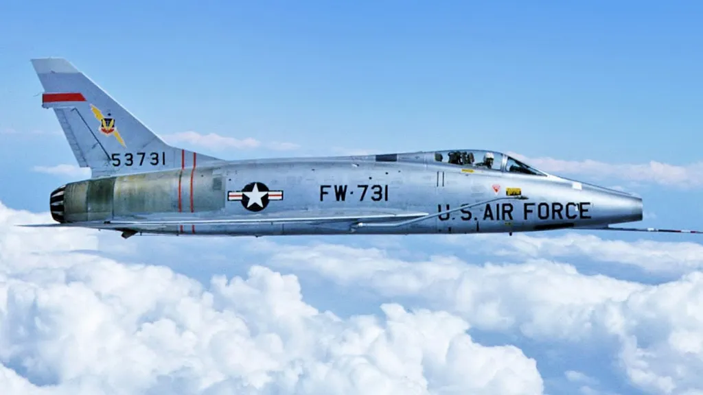 F-100 Super Sabre serviu a Força Aérea dos Estados Unidos por quase 20 anos (Imagem: Divulgação/Força Aérea dos Estados Unidos)