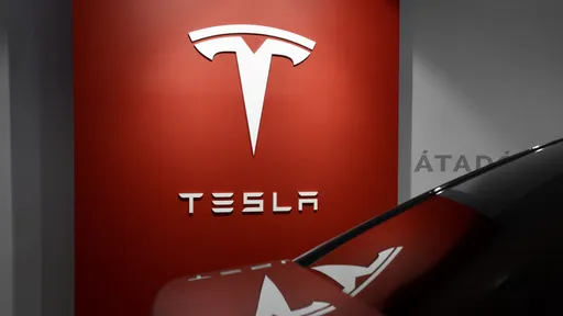 Tesla dribla falta de semicondutores e inicia 2022 com alta nas vendas