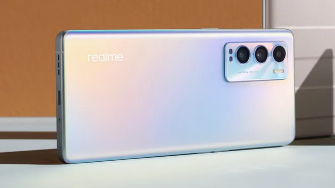 Realme GT 2 Master Explorer Edition poderá ter versão com recarga de 150 W (Imagem: Divulgação/Realme)