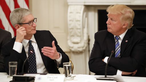 Trump diz que Apple não terá alívio de tarifas na importação de peças da China