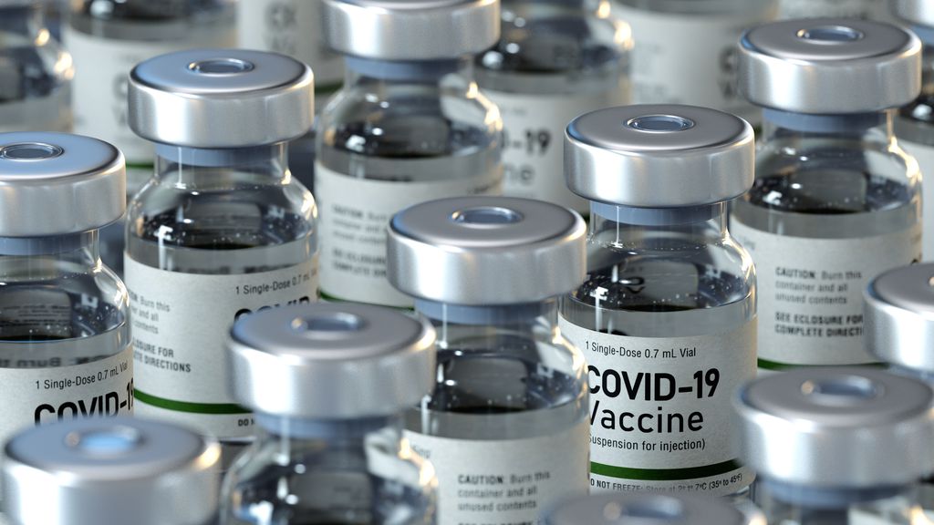 Até junho de 2022, a Fiocruz deve entregar mais 120 milhões de vacinas contra a covid-19 (Imagem: Reprodução/_Tempus_/Envato)