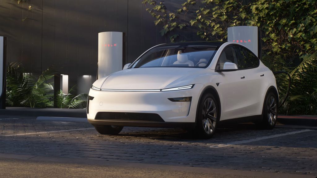 Tesla Model Y branco recarregando