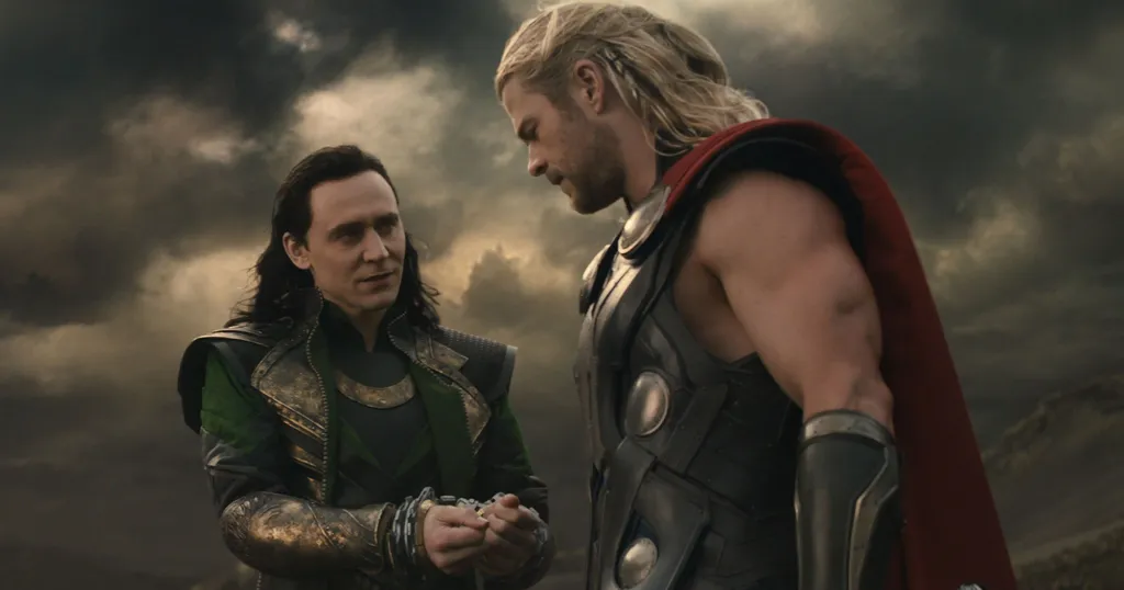 Segundo o que foi estabelecido em Thor, os asgardianos foram interpretados pelos humanos como deuses e incorporaram suas histórias à sua mitologia (Imagem: Reprodução/Marvel Studios) 