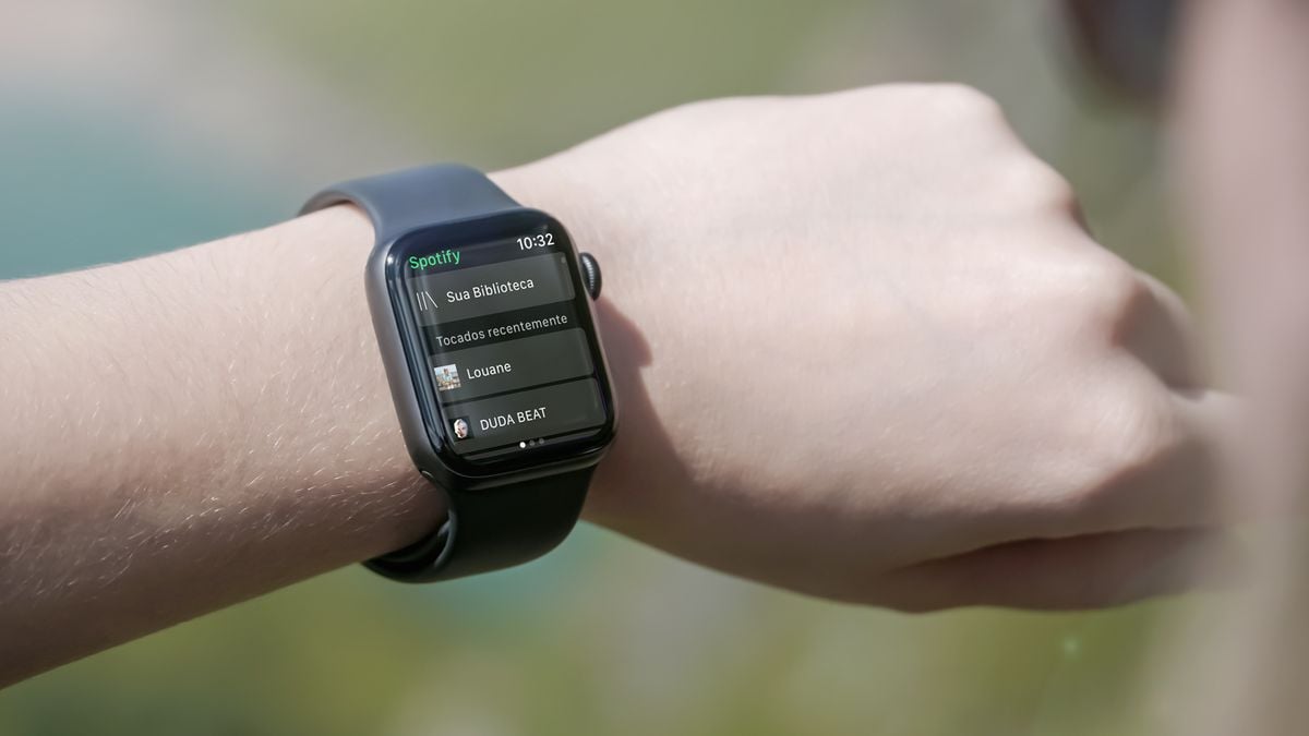 Como baixar musicas do Spotify no Apple Watch. . #apple #iphones #appl