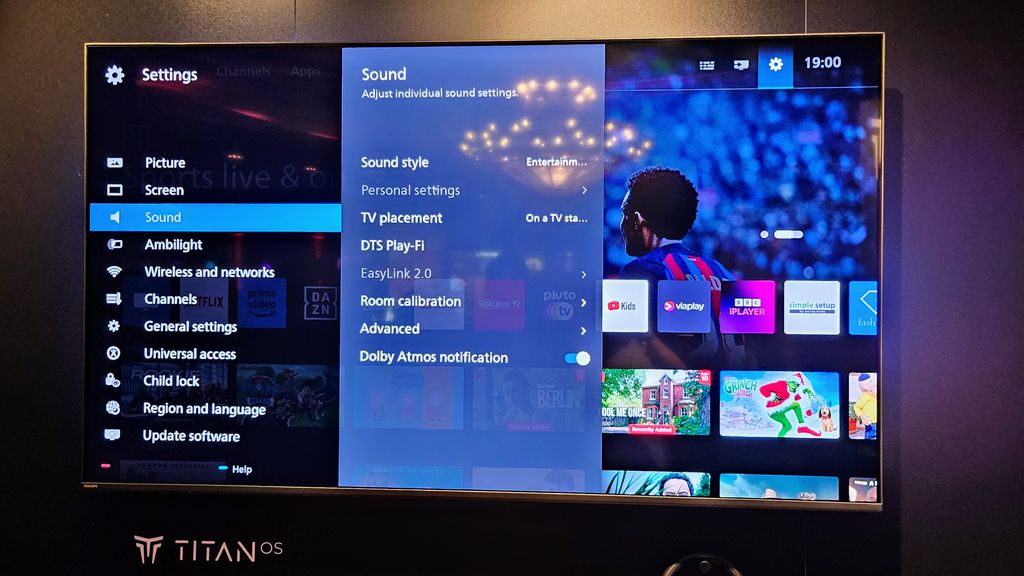 Titan OS seria solução personalizável para Philips sair do Android TV e ainda tem uma grande variedade de apps de streaming. (Imagem: Léo Müller/Canaltech)