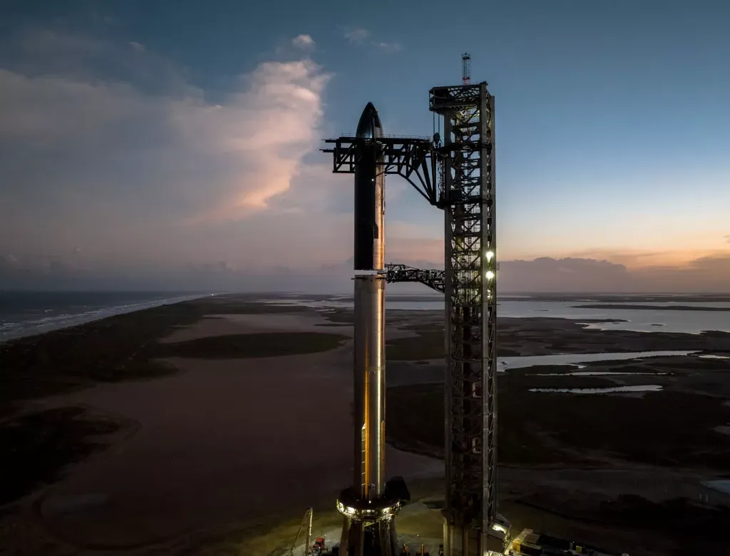 Juntos, o Starship formam um sistema com 70 m de altura, o mais alto foguete já construído (Imagem: Reprodução/SpaceX via Twitter)