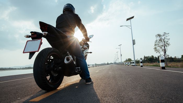 Vai viajar de moto? Veja dicas para pegar a estrada em segurança