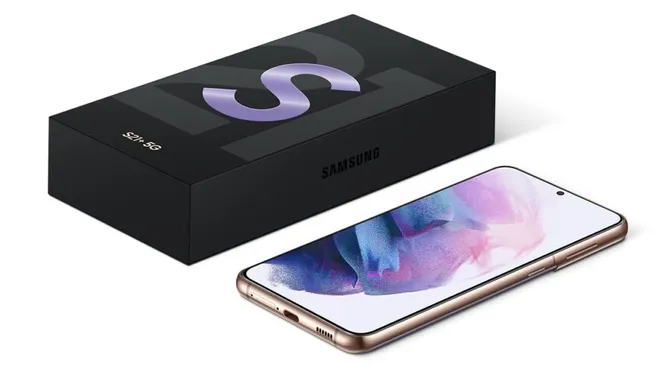 O nome e a caixa do aparelho são os primeiros indicadores da presença de suporte ao 5G (Imagem: Samsung)