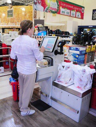 Caixa de autoatendimento supermercado Caixa de autoatendimento supermercado