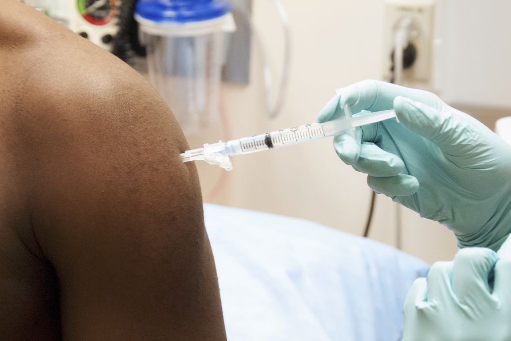 Vacina BCG não é nova no mercado. A novidade está no estudo para ver se ela combate a COVID-19 (Imagem: Centers for Disease Control and Prevention / Rawpixel)