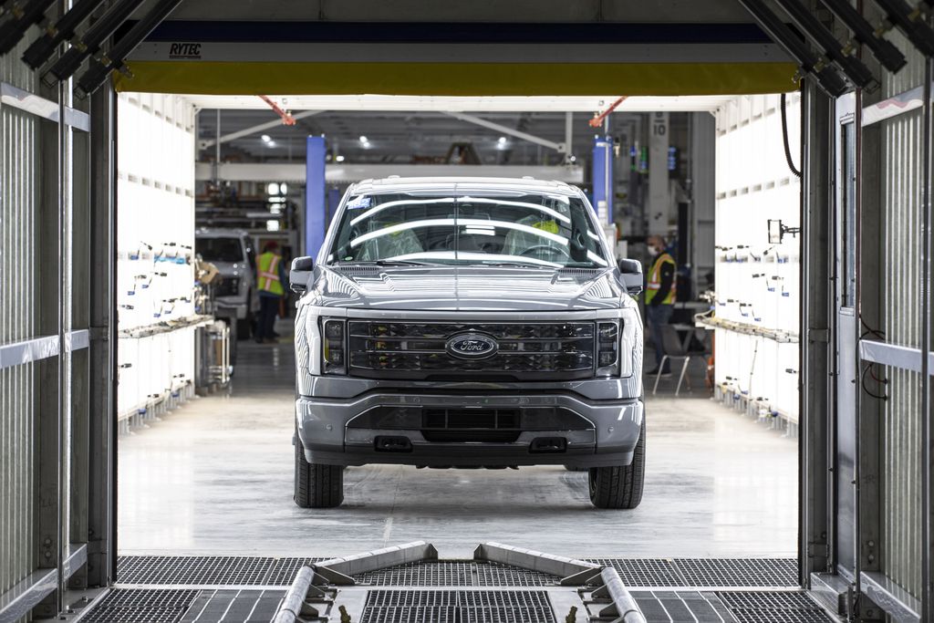 Ford F-150 Lightning fez ações da companhia chegarem ao teto na Bolsa (Imagem: Divulgação/Ford)