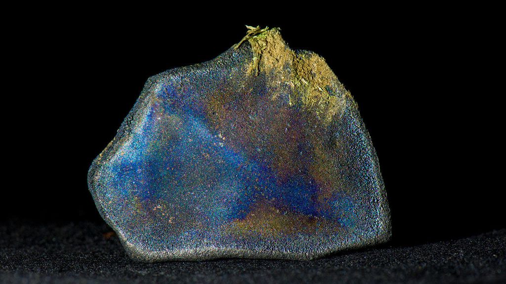 Detalhe das cores do Aguas Zarcas, que pode conter compostos orgânicos (Imagem: Laurence Garvie/Center for Meteorite Studies/Arizona State University)