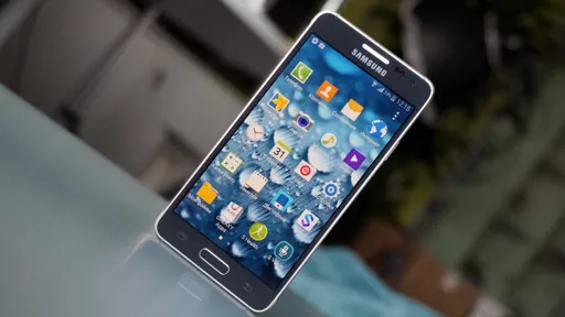 Samsung põe fim ao mistério e anuncia Galaxy Alpha com bordas de metal; confira